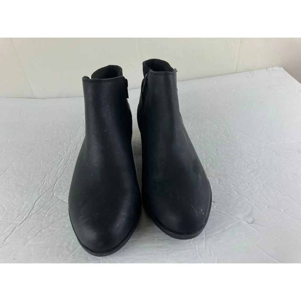 Clarks Ankle Boots Women 8.5 Leather Strap Zip Moto Western Office Comfort